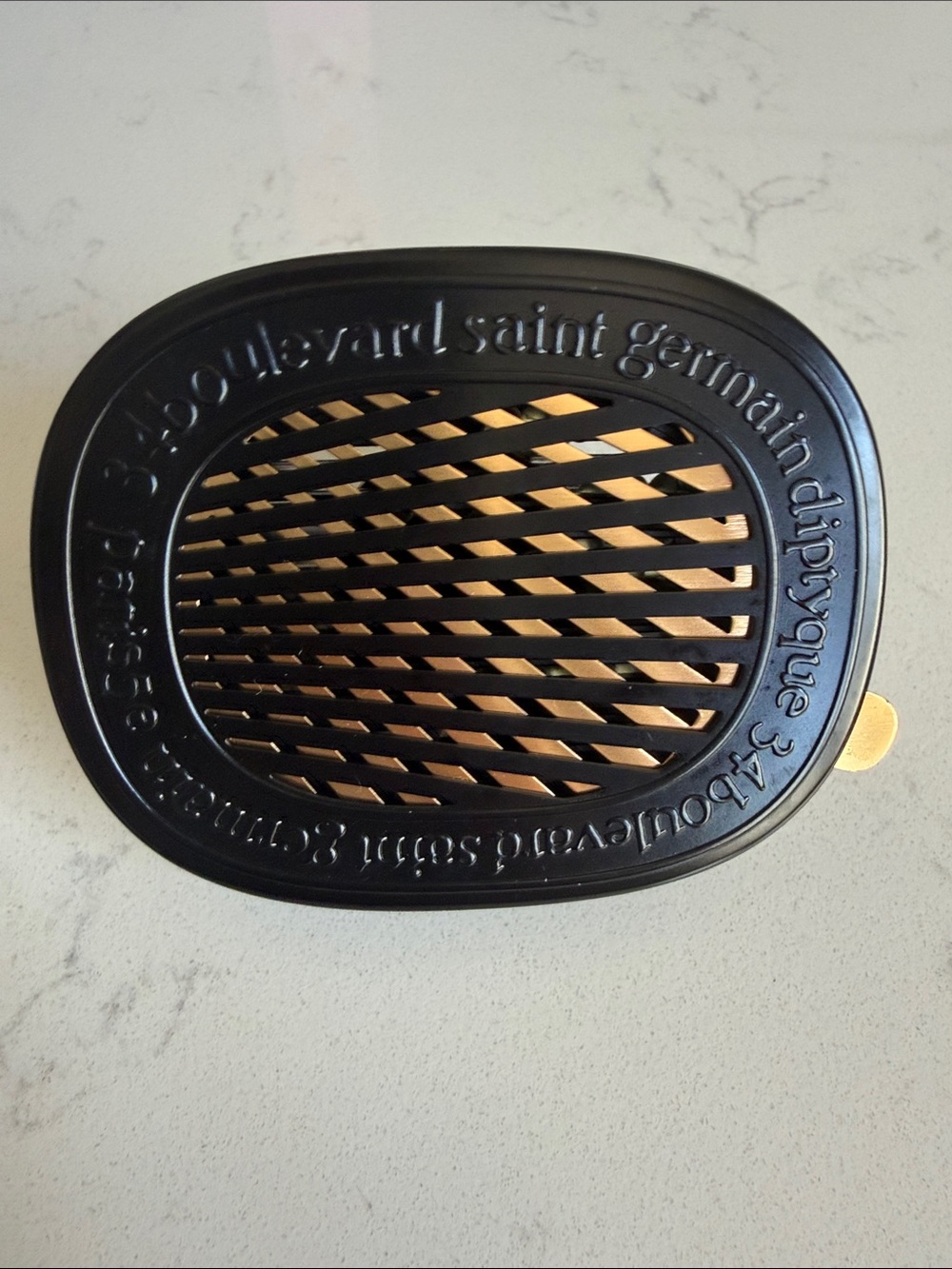 diptyque car diffuser with baies scent insert
